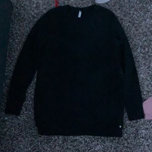 crew neck with pocket in front